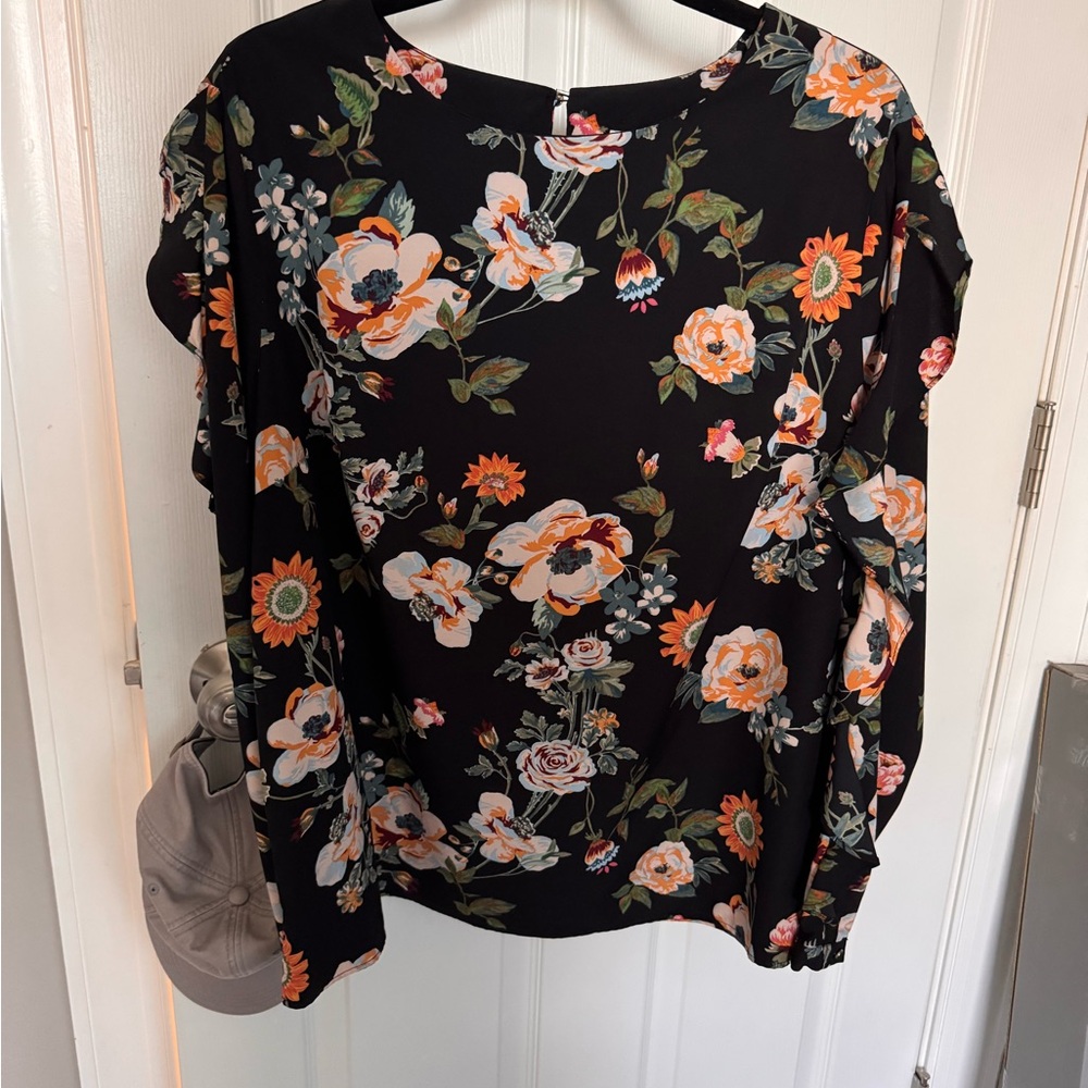 Ava & Viv Black Floral Blouse